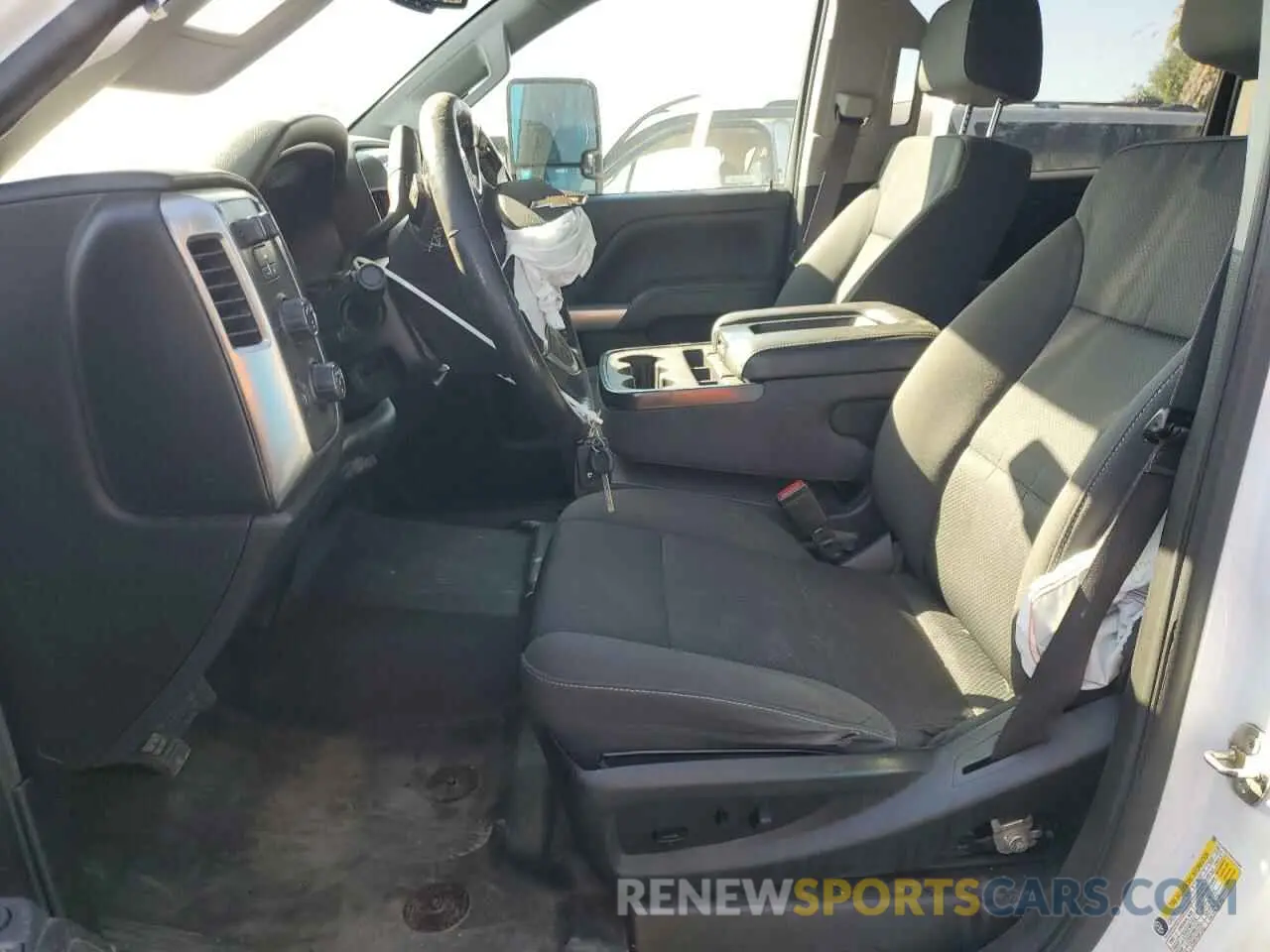 7 Photograph of a damaged car 1GC1KSEY0KF215385 CHEVROLET ALL Models 2019