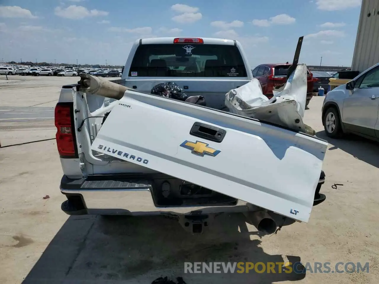 6 Photograph of a damaged car 1GC1KSEY6KF226486 CHEVROLET ALL Models 2019
