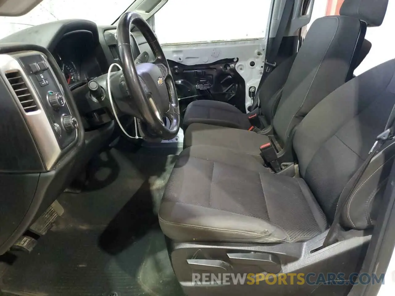 7 Photograph of a damaged car 1GC1KSEY9KF215420 CHEVROLET ALL Models 2019