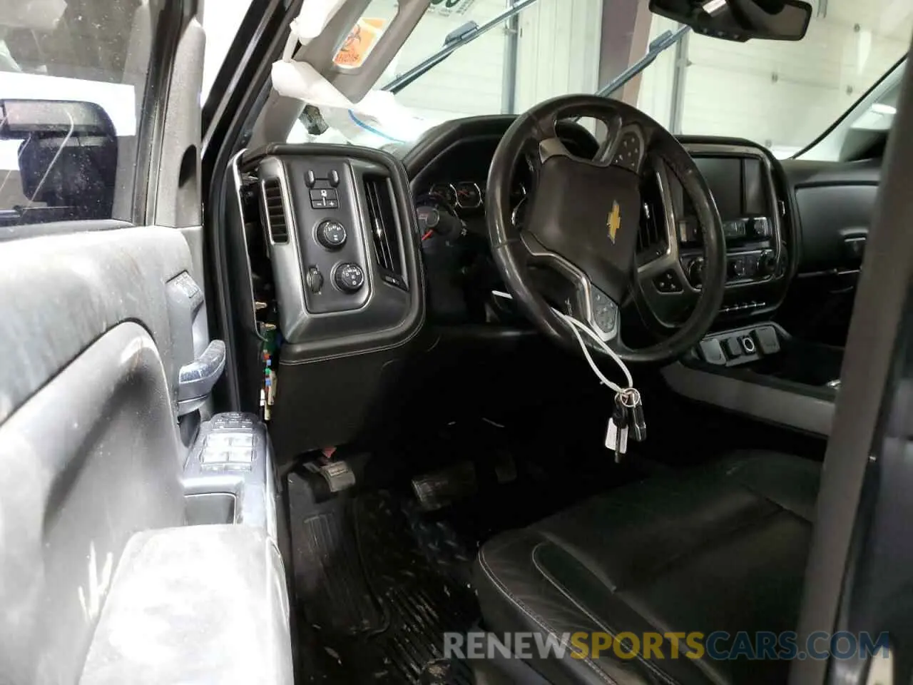 8 Photograph of a damaged car 1GC1KTEY3KF163742 CHEVROLET ALL Models 2019