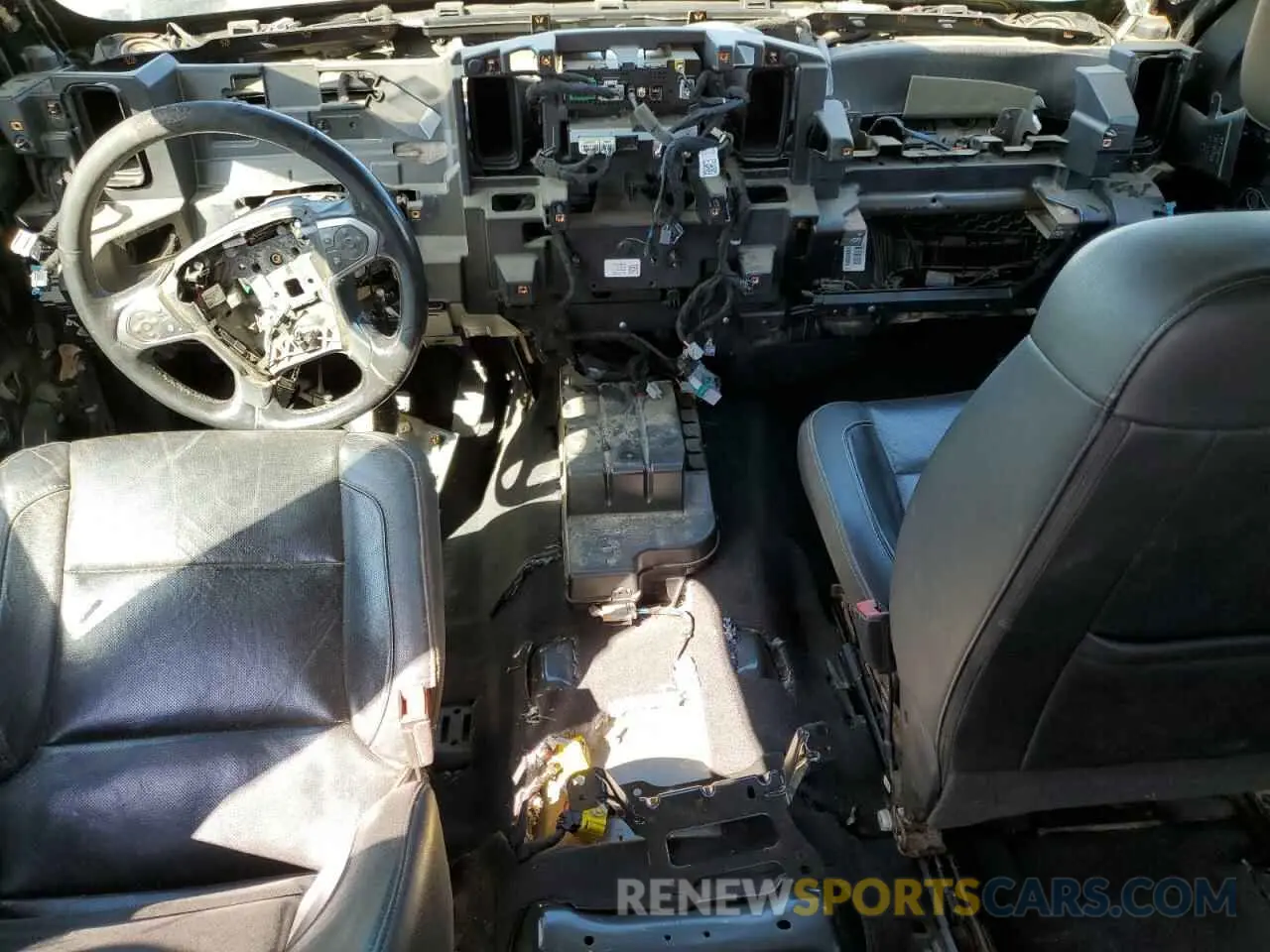 8 Photograph of a damaged car 1GC1KTEY8KF243960 CHEVROLET ALL Models 2019