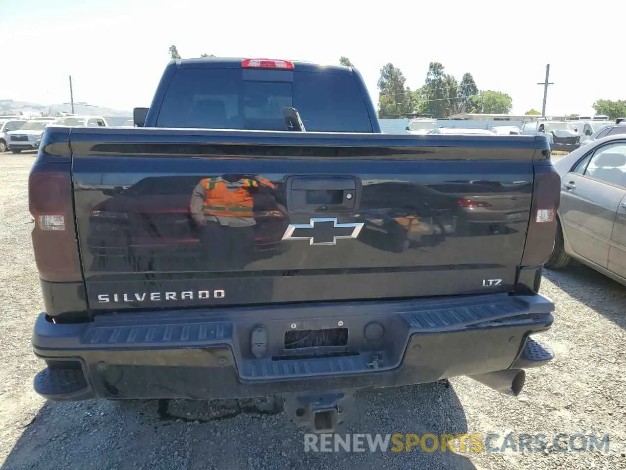 6 Photograph of a damaged car 1GC1KTEYXKF134903 CHEVROLET ALL Models 2019