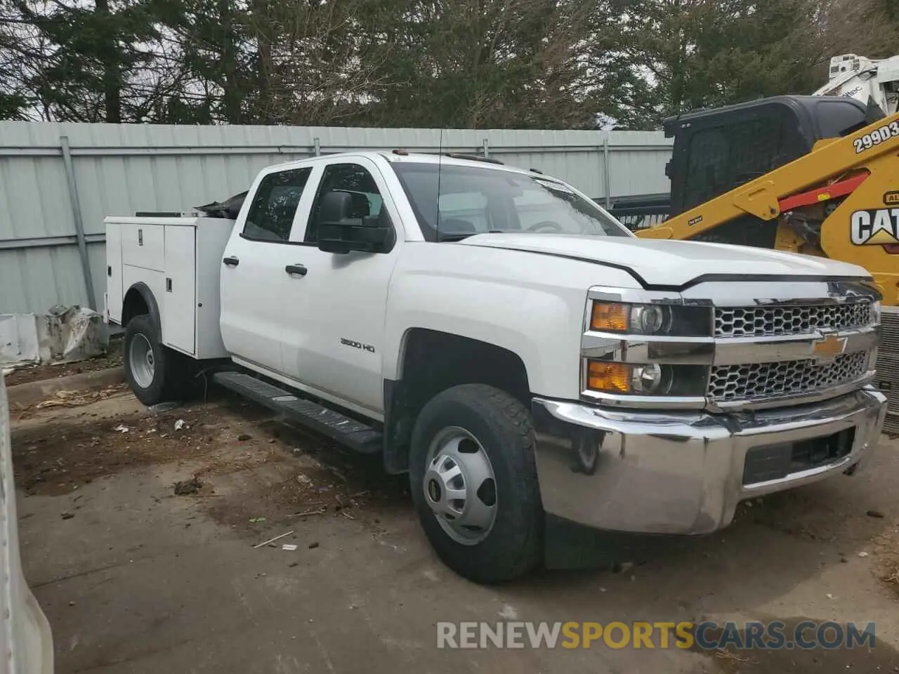 4 Photograph of a damaged car 1GC4KVCG3KF140156 CHEVROLET ALL Models 2019