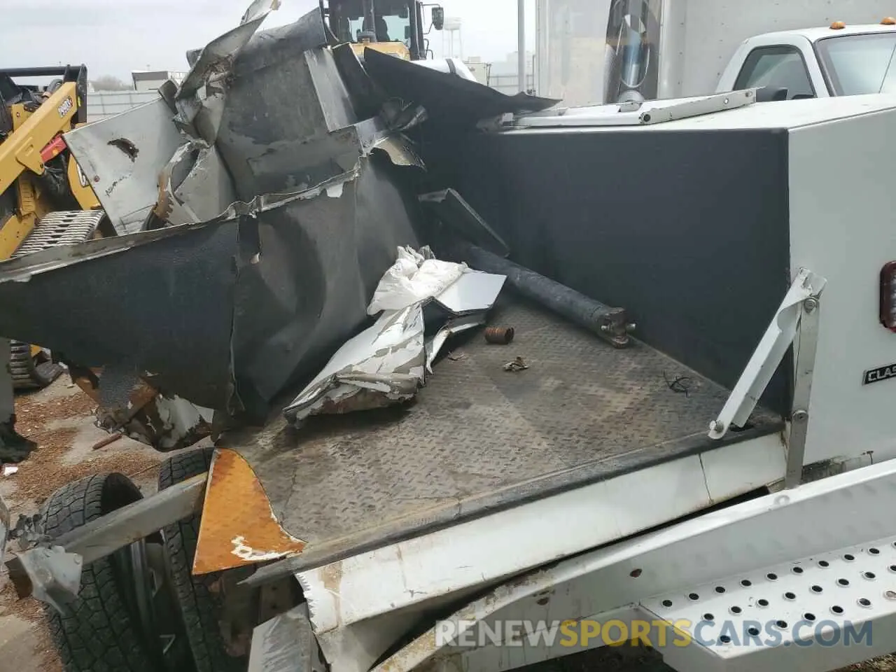 6 Photograph of a damaged car 1GC4KVCG3KF140156 CHEVROLET ALL Models 2019