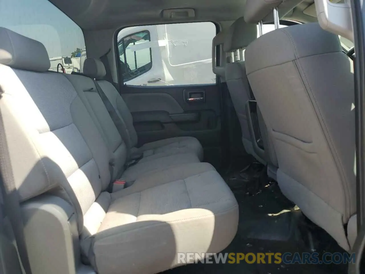 10 Photograph of a damaged car 1GC4KVCY4KF102928 CHEVROLET ALL Models 2019