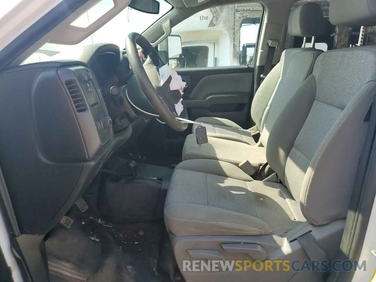 7 Photograph of a damaged car 1GC4KVCY4KF102928 CHEVROLET ALL Models 2019