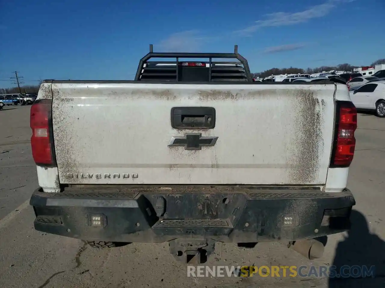 6 Photograph of a damaged car 1GC4KVCY8KF233635 CHEVROLET ALL Models 2019