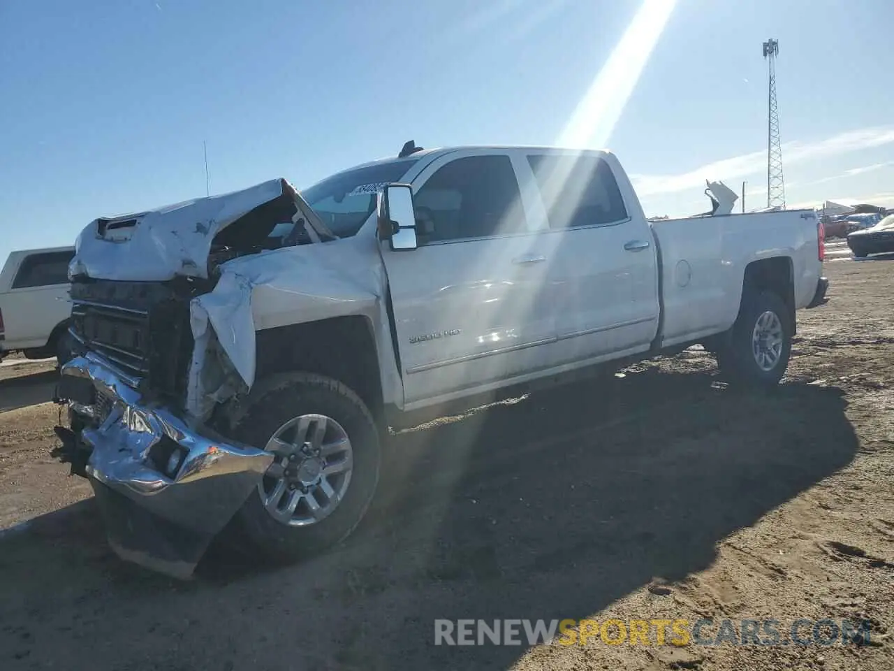 1 Photograph of a damaged car 1GC4KXCY0KF276409 CHEVROLET ALL Models 2019