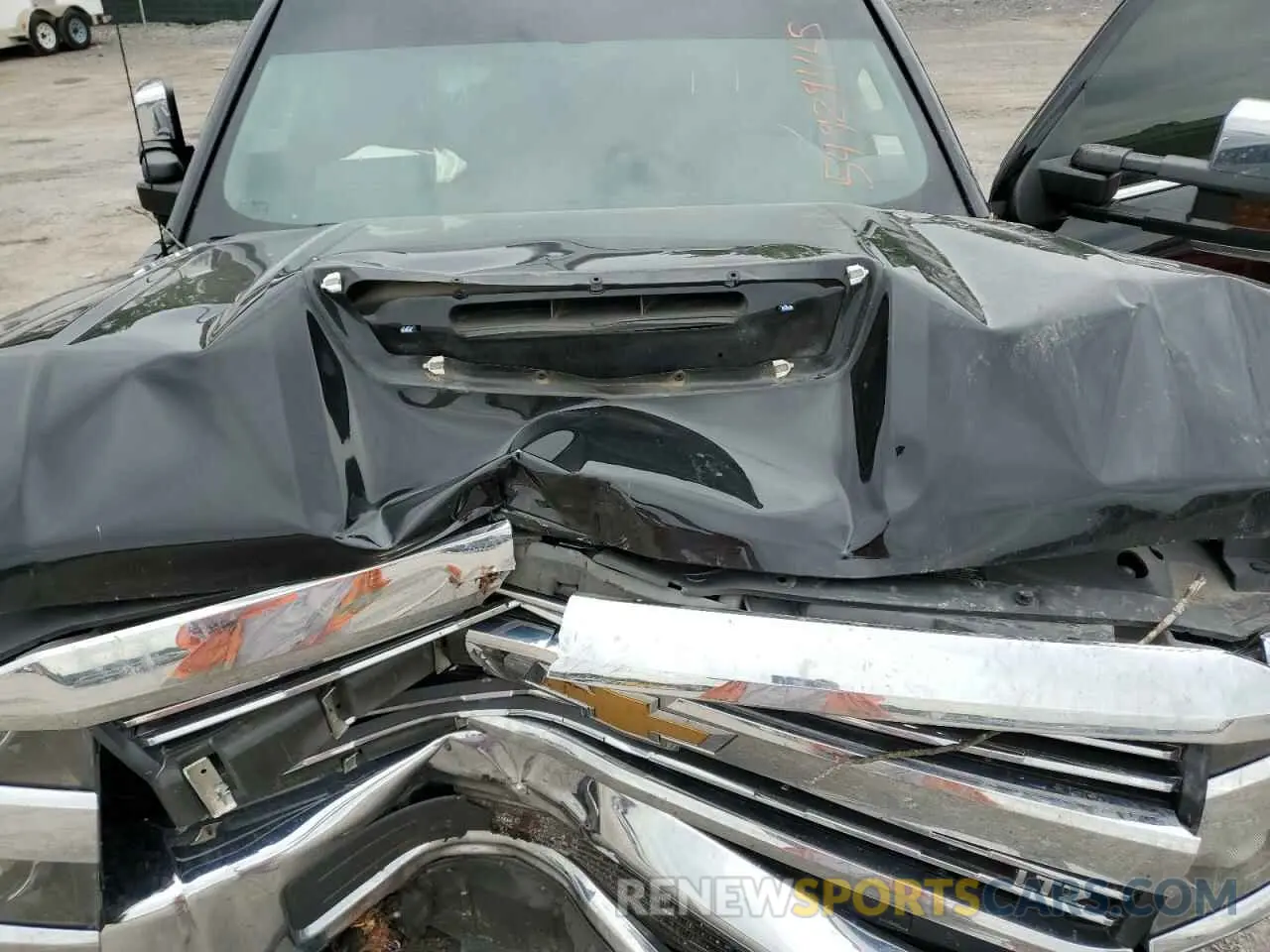 11 Photograph of a damaged car 1GC4KXCY5KF235175 CHEVROLET ALL Models 2019