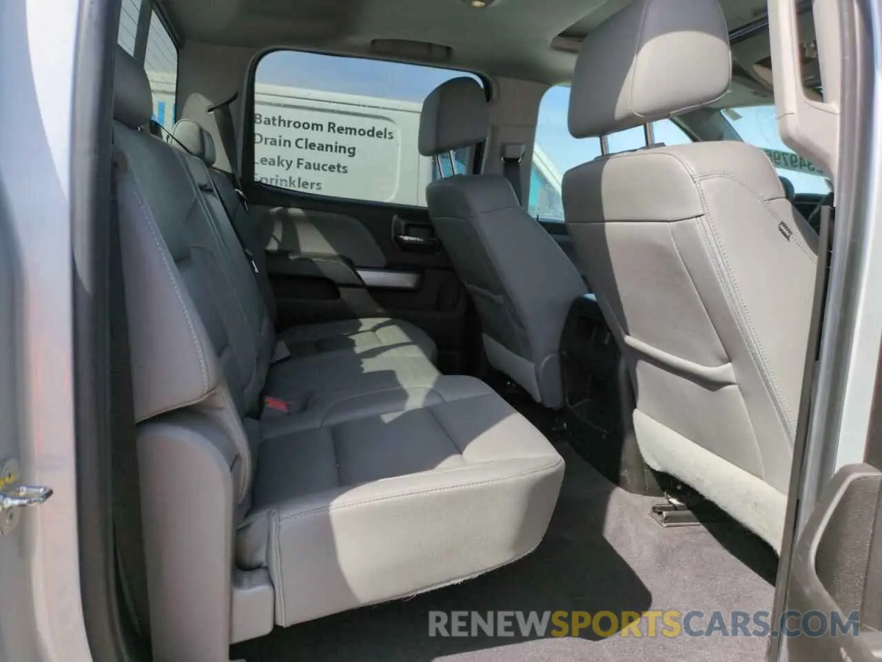 10 Photograph of a damaged car 1GC4KXEY0KF113515 CHEVROLET ALL Models 2019