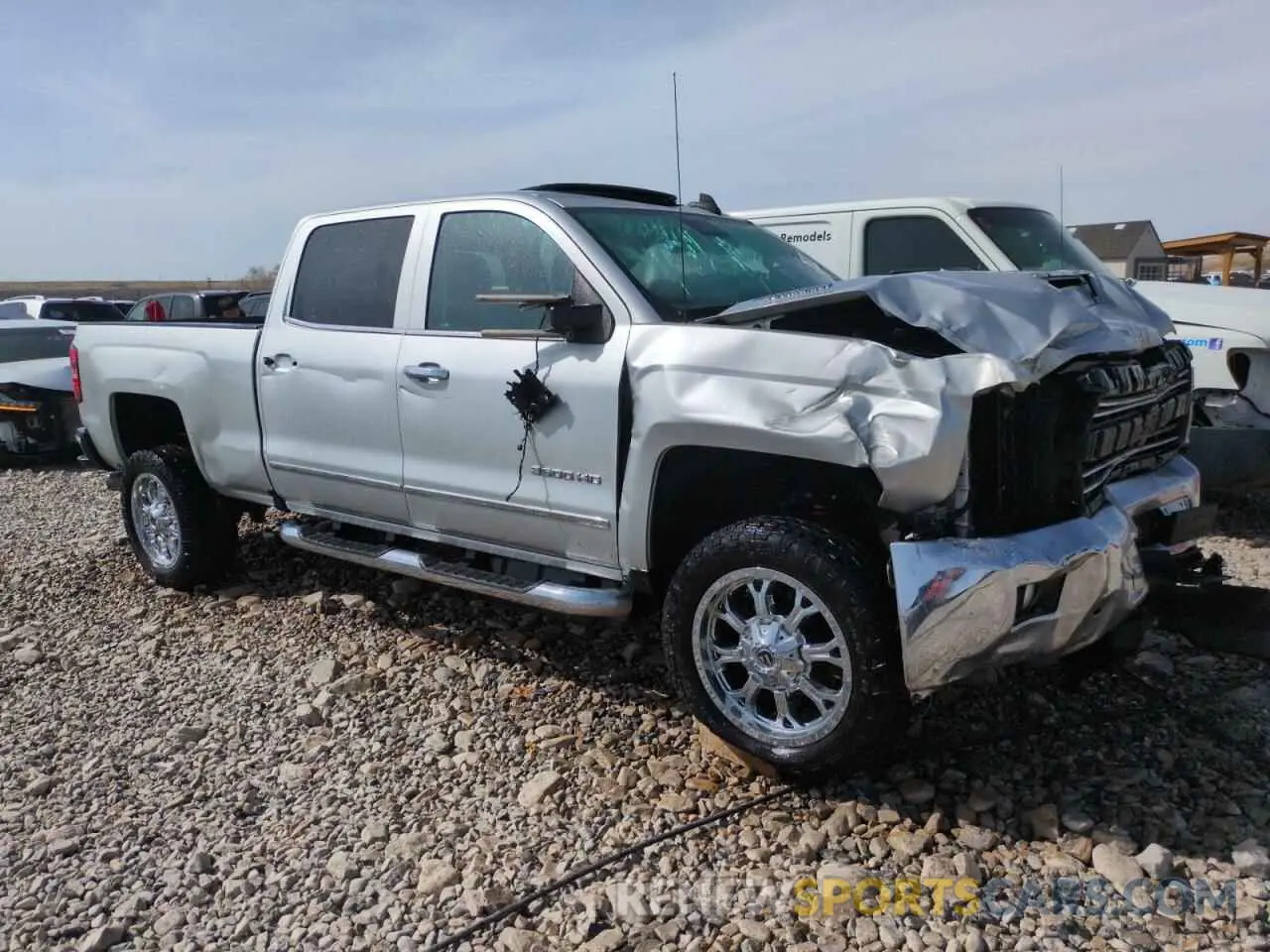 4 Photograph of a damaged car 1GC4KXEY0KF113515 CHEVROLET ALL Models 2019