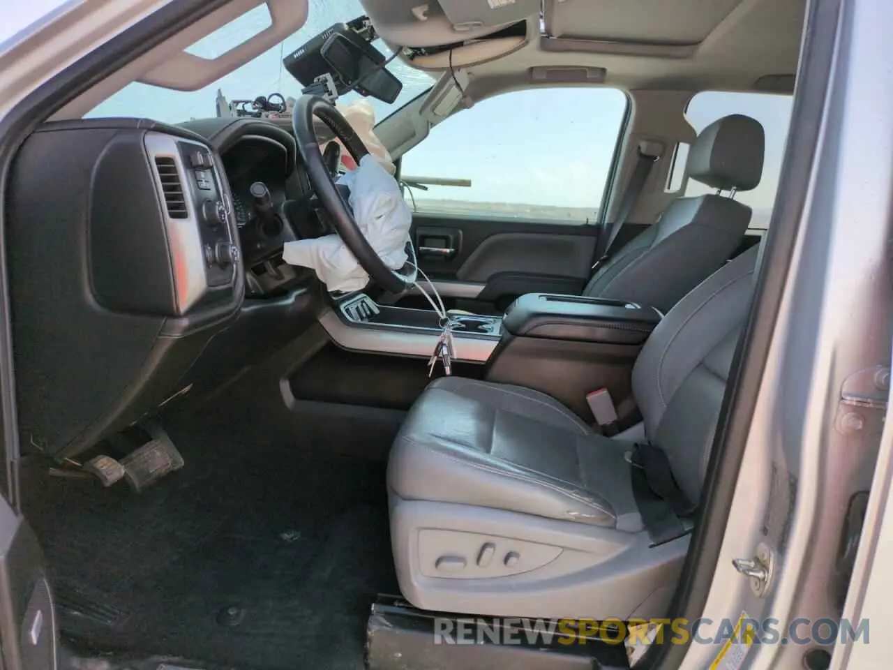 7 Photograph of a damaged car 1GC4KXEY0KF113515 CHEVROLET ALL Models 2019