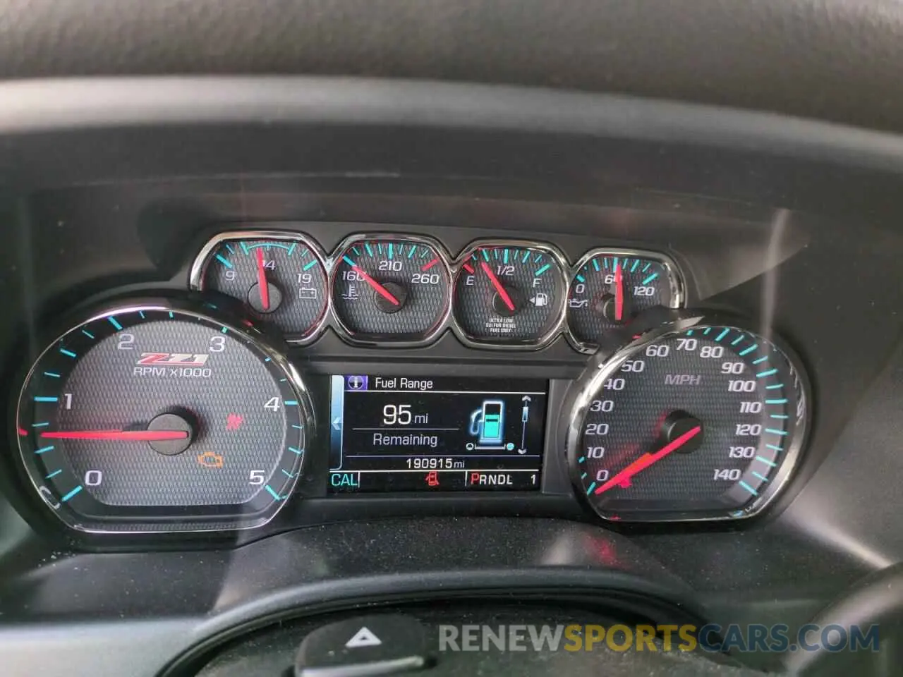 9 Photograph of a damaged car 1GC4KXEY0KF113515 CHEVROLET ALL Models 2019