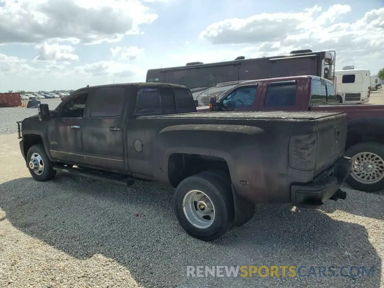 2 Photograph of a damaged car 1GC4KYEY7KF122010 CHEVROLET ALL Models 2019