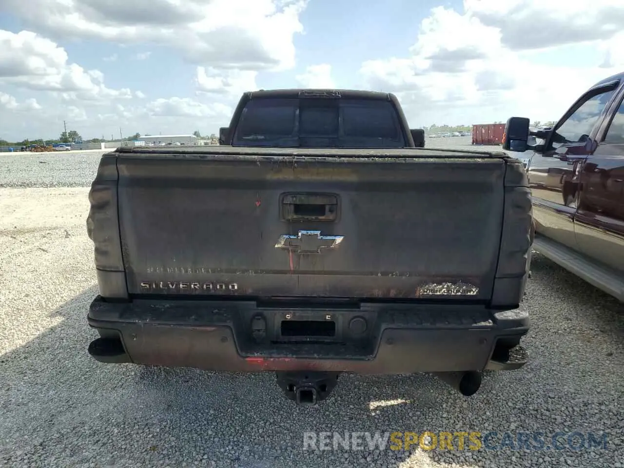 6 Photograph of a damaged car 1GC4KYEY7KF122010 CHEVROLET ALL Models 2019