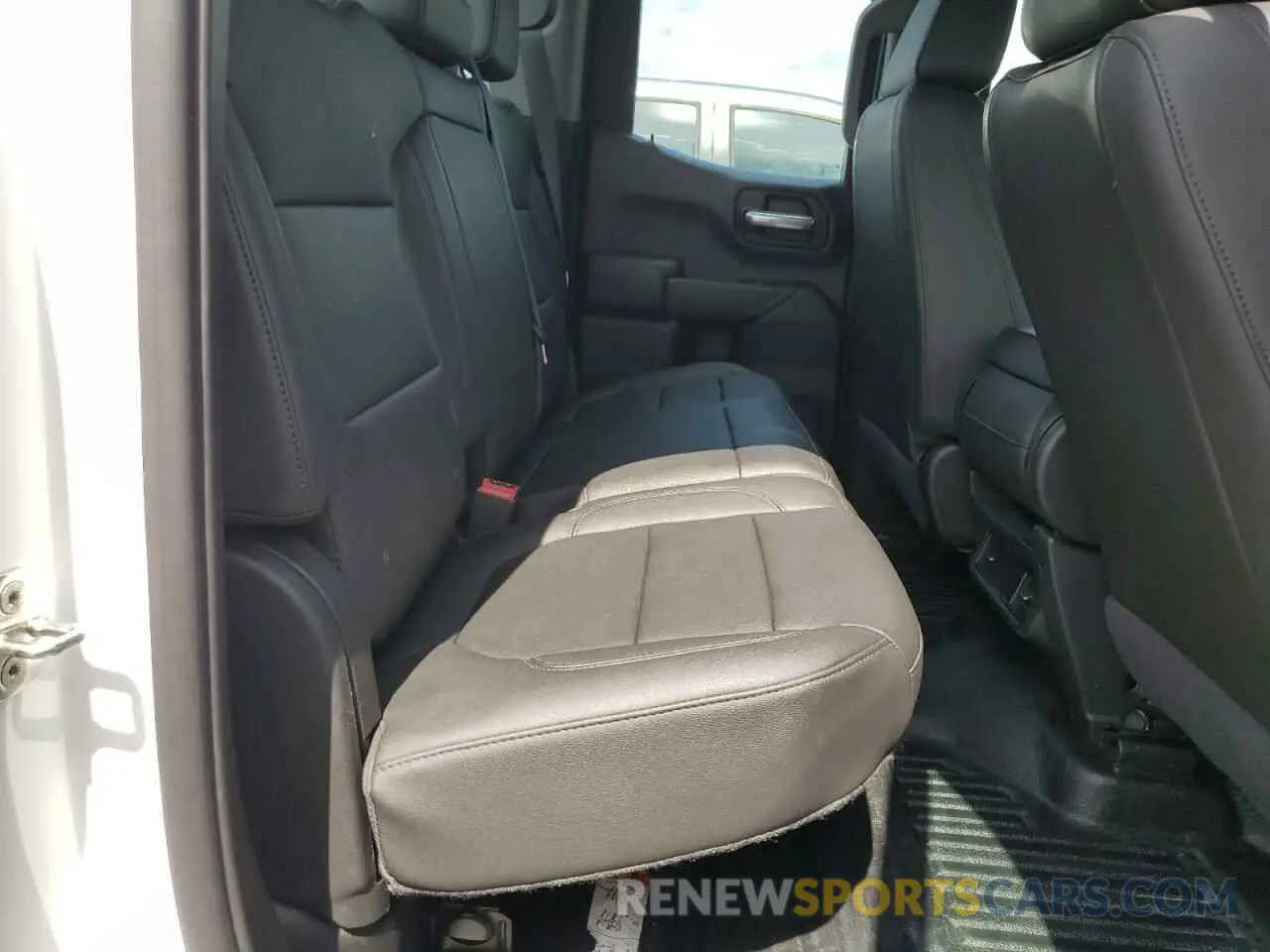 10 Photograph of a damaged car 1GCRWAEH4KZ238300 CHEVROLET ALL Models 2019
