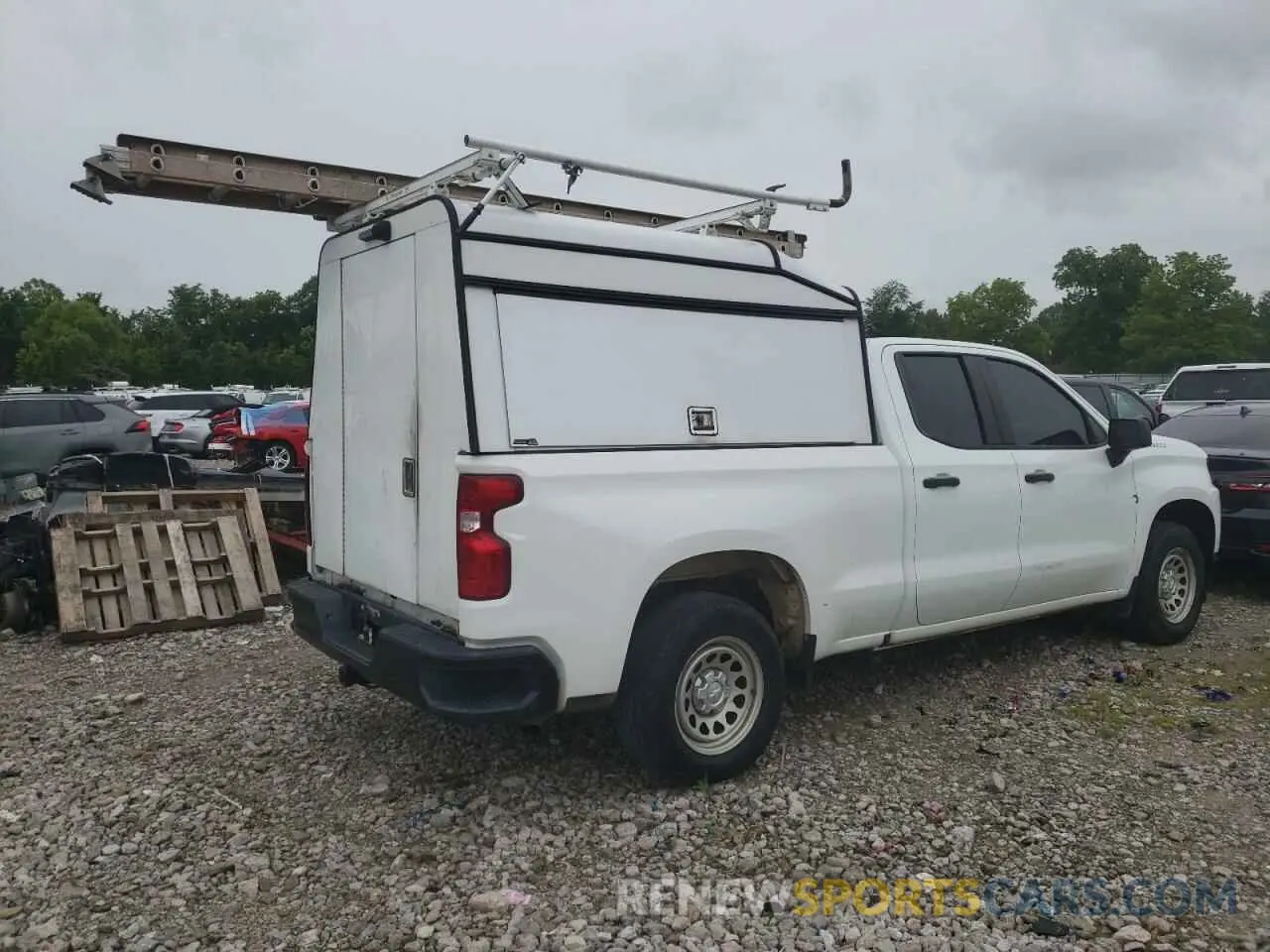3 Photograph of a damaged car 1GCRWAEH4KZ283768 CHEVROLET ALL Models 2019