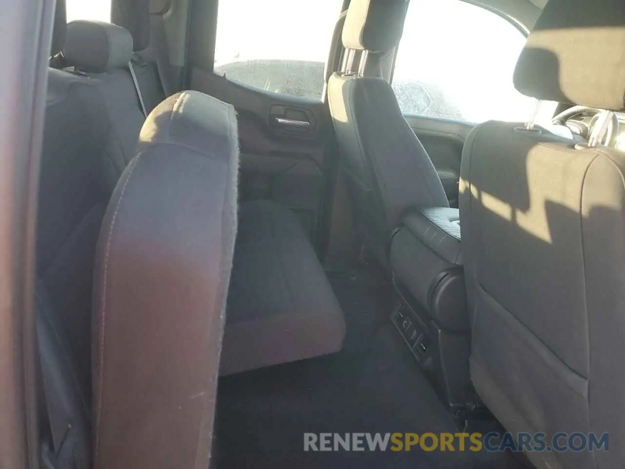 11 Photograph of a damaged car 1GCRYDEK4KZ225084 CHEVROLET ALL Models 2019