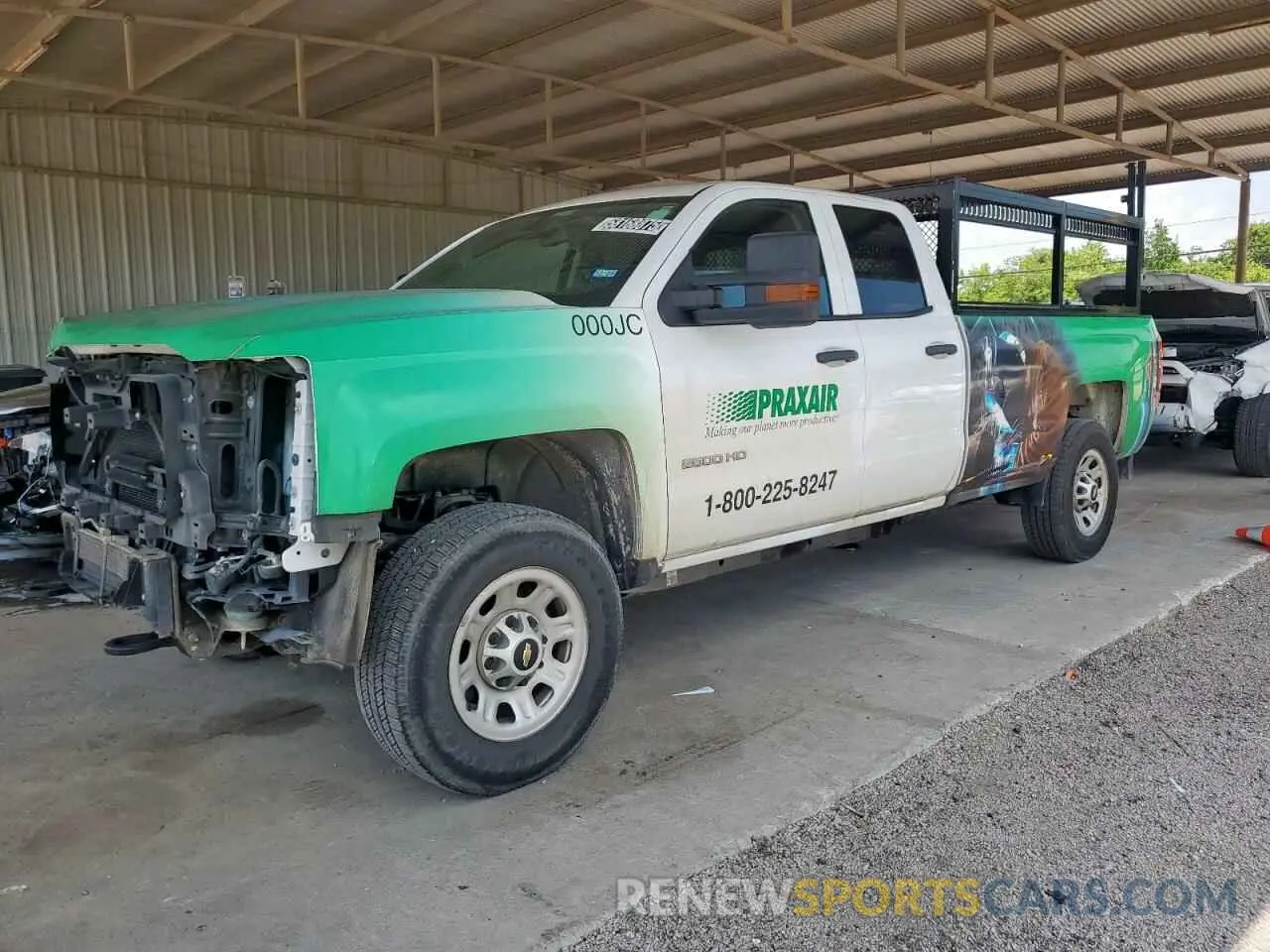 1 Photograph of a damaged car 2GC2CREG0K1209921 CHEVROLET ALL Models 2019