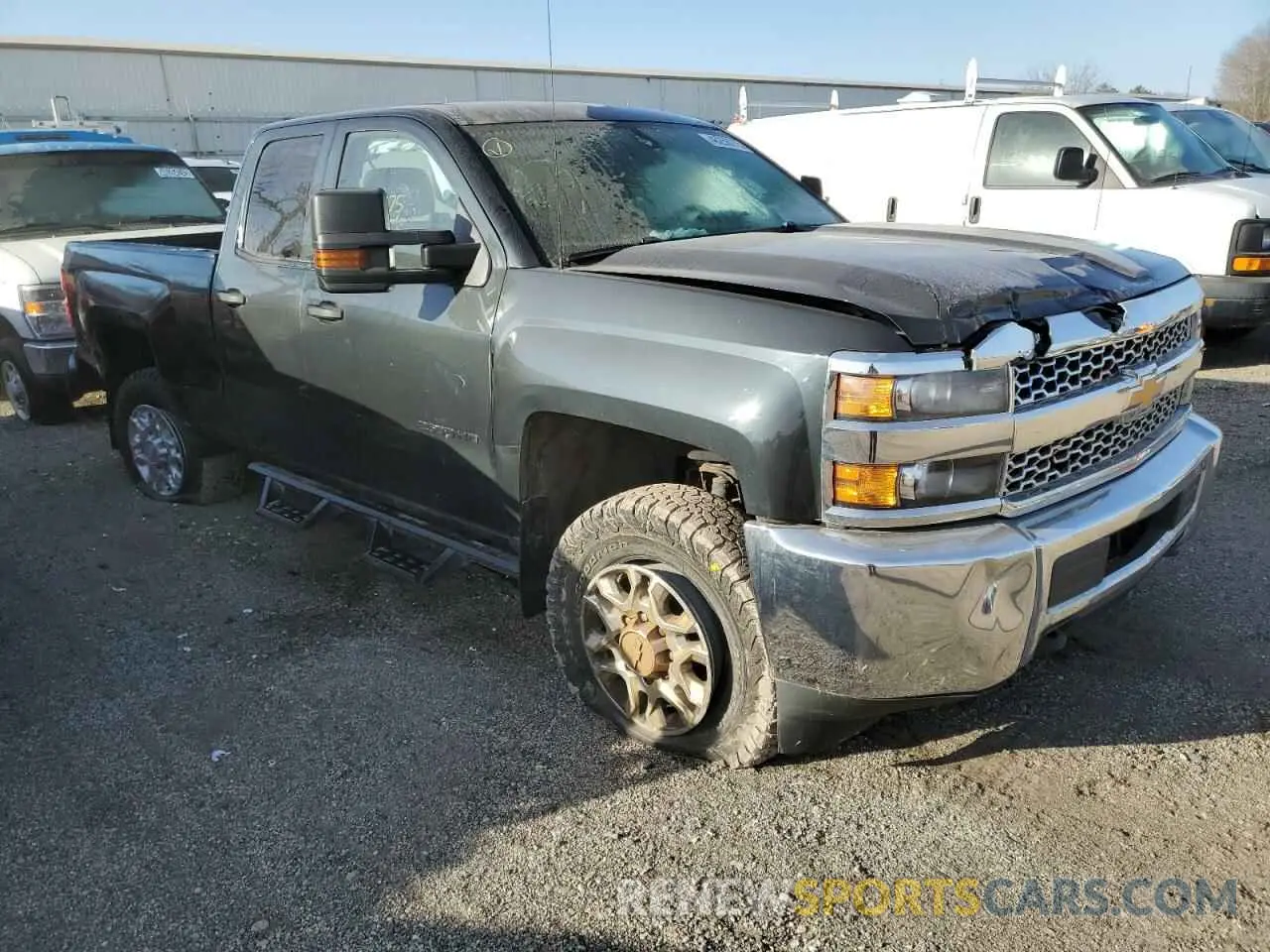 4 Photograph of a damaged car 2GC2KREG0K1181556 CHEVROLET ALL Models 2019