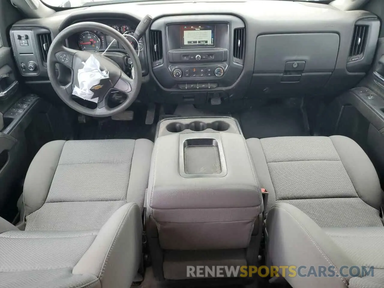 8 Photograph of a damaged car 2GC2KREG0K1227161 CHEVROLET ALL Models 2019