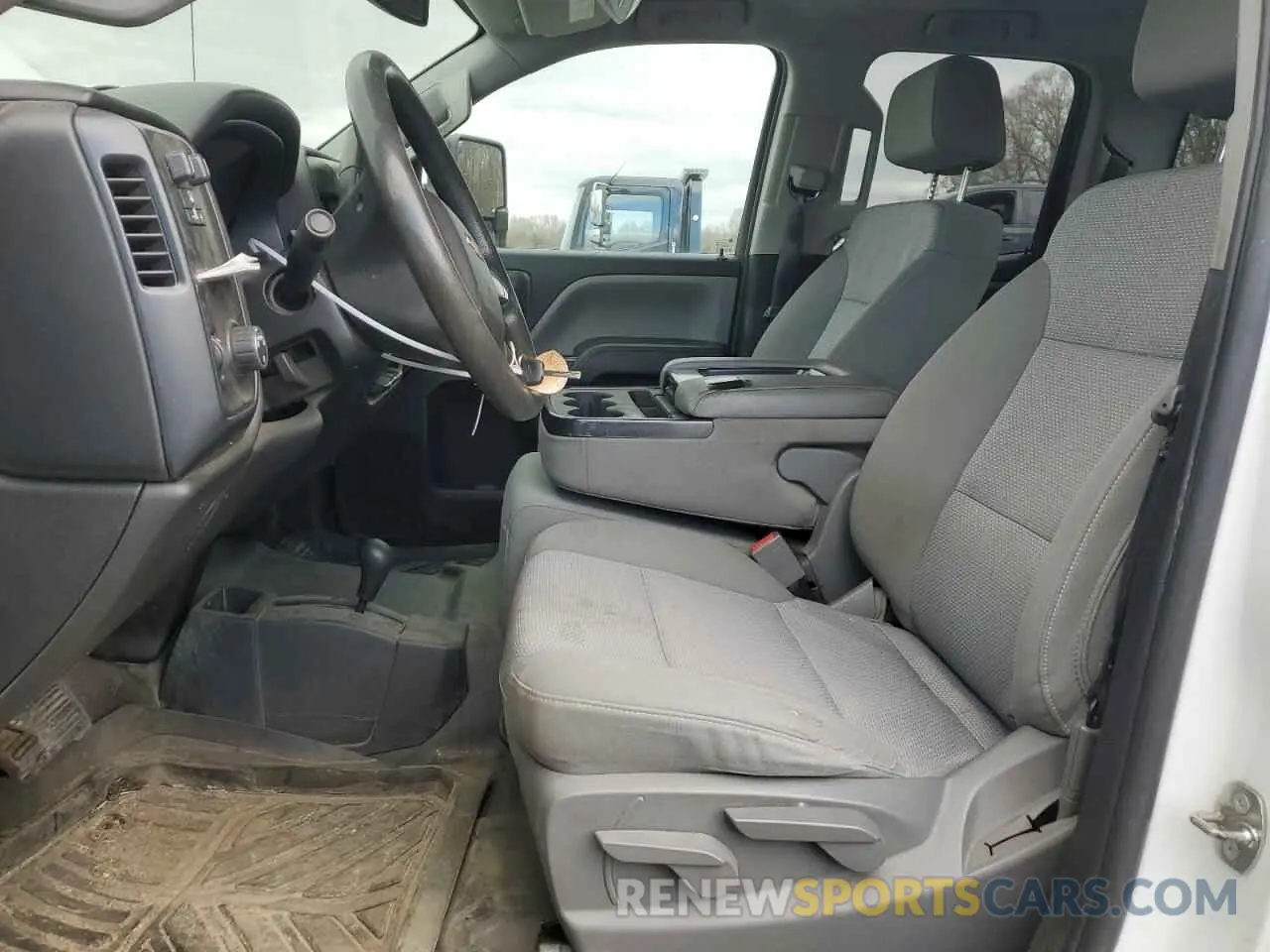 7 Photograph of a damaged car 2GC2KREG1K1168377 CHEVROLET ALL Models 2019