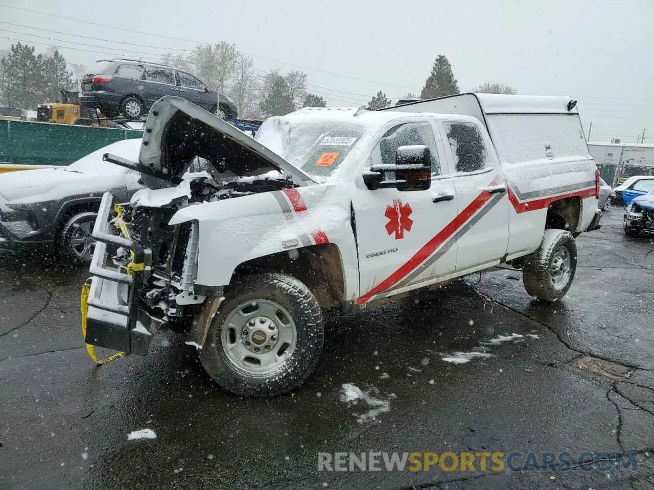 1 Photograph of a damaged car 2GC2KREG7K1240067 CHEVROLET ALL Models 2019
