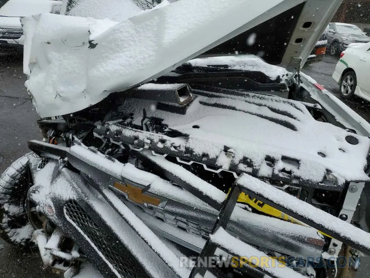 11 Photograph of a damaged car 2GC2KREG7K1240067 CHEVROLET ALL Models 2019