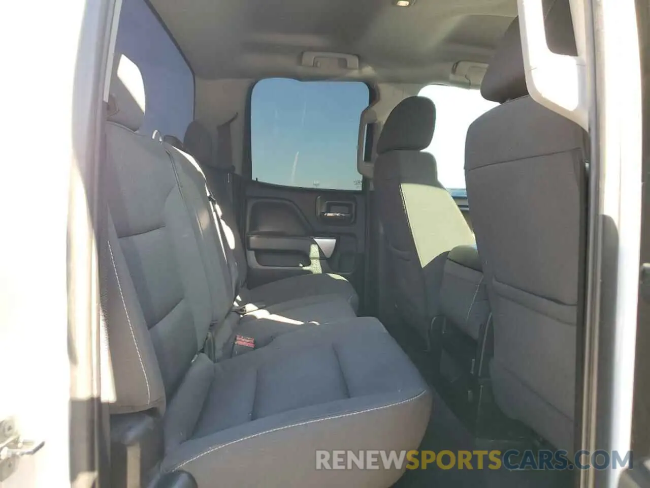 10 Photograph of a damaged car 2GCVKPEC0K1104362 CHEVROLET ALL Models 2019
