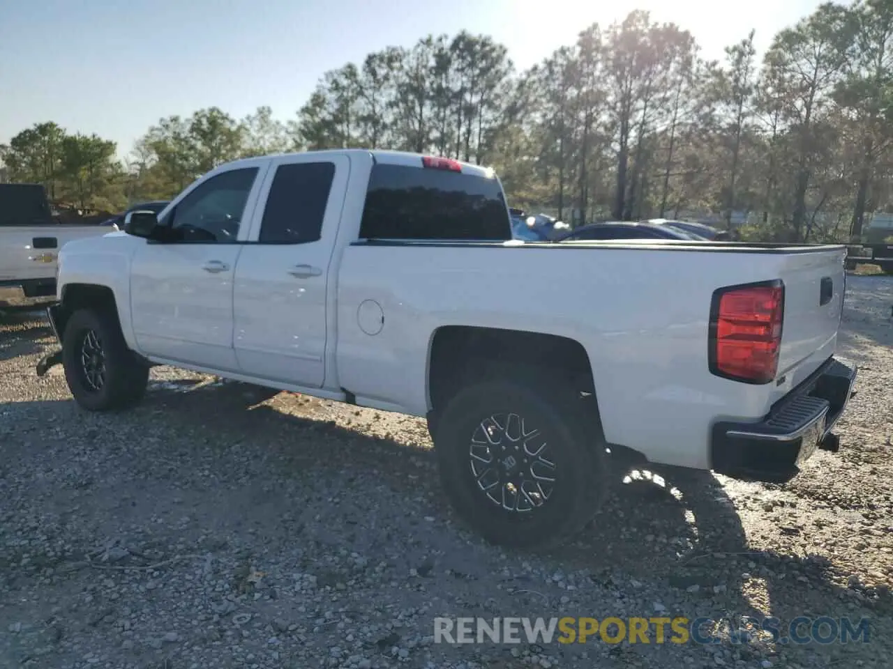 2 Photograph of a damaged car 2GCVKPEC0K1104362 CHEVROLET ALL Models 2019