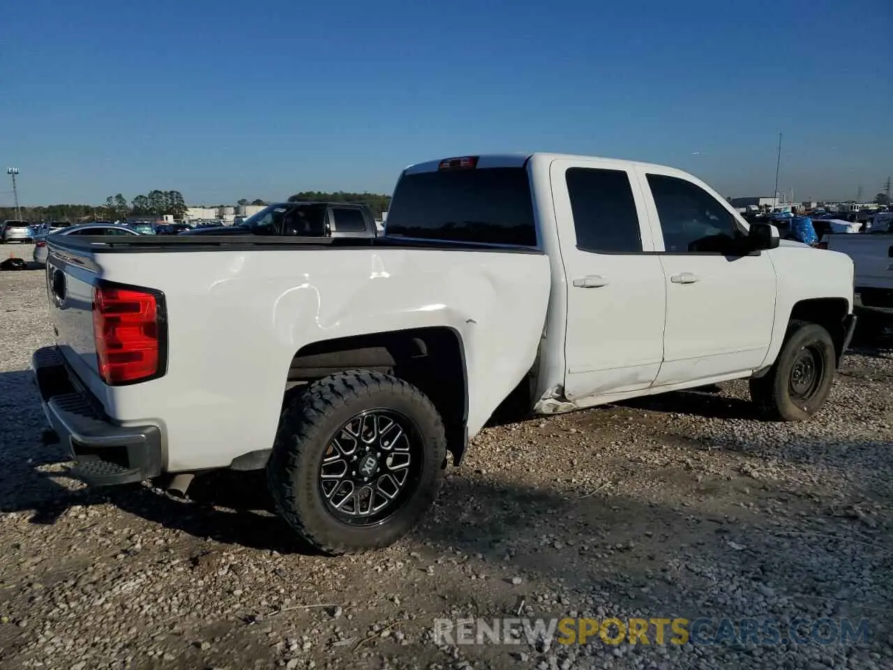 3 Photograph of a damaged car 2GCVKPEC0K1104362 CHEVROLET ALL Models 2019