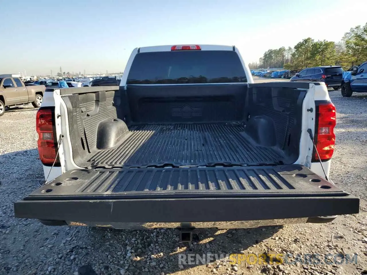 6 Photograph of a damaged car 2GCVKPEC0K1104362 CHEVROLET ALL Models 2019