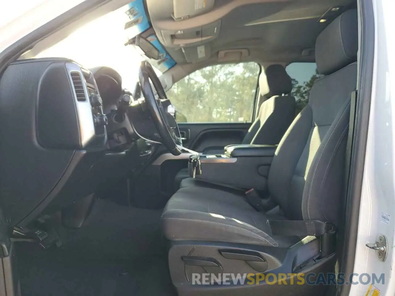 7 Photograph of a damaged car 2GCVKPEC0K1104362 CHEVROLET ALL Models 2019