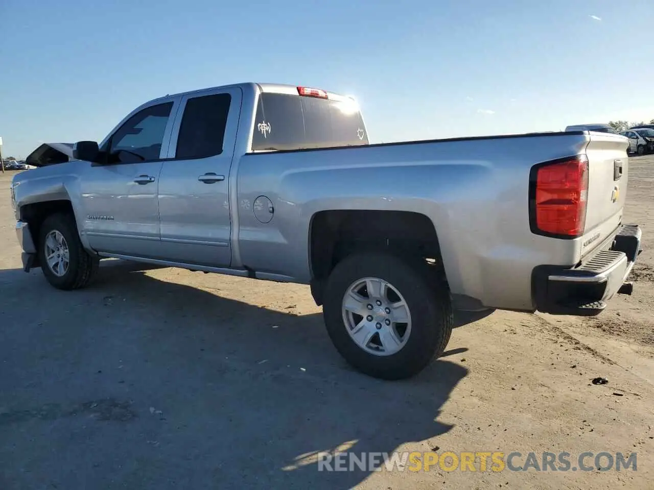 2 Photograph of a damaged car 2GCVKPEC0K1181992 CHEVROLET ALL Models 2019