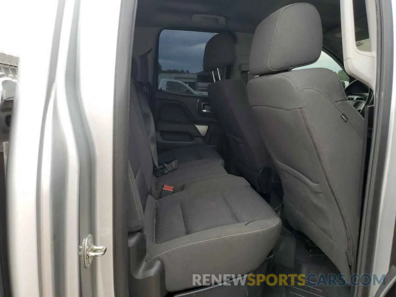 10 Photograph of a damaged car 2GCVKPEC1K1109456 CHEVROLET ALL Models 2019