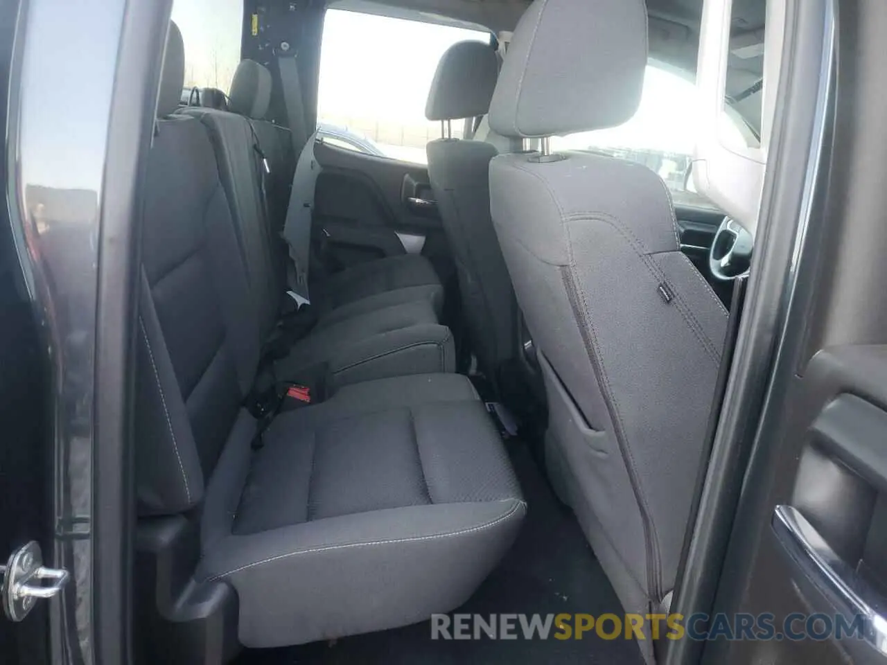 10 Photograph of a damaged car 2GCVKPEC1K1137922 CHEVROLET ALL Models 2019