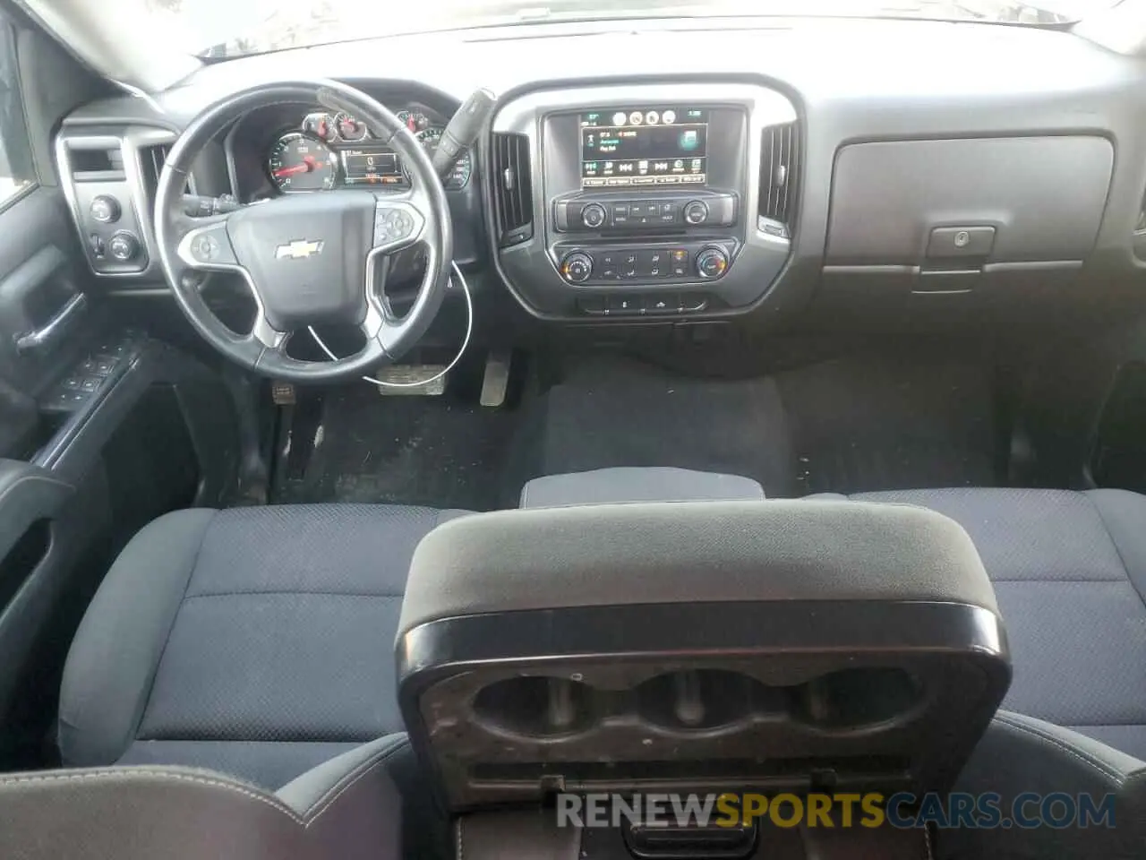 8 Photograph of a damaged car 2GCVKPEC1K1137922 CHEVROLET ALL Models 2019