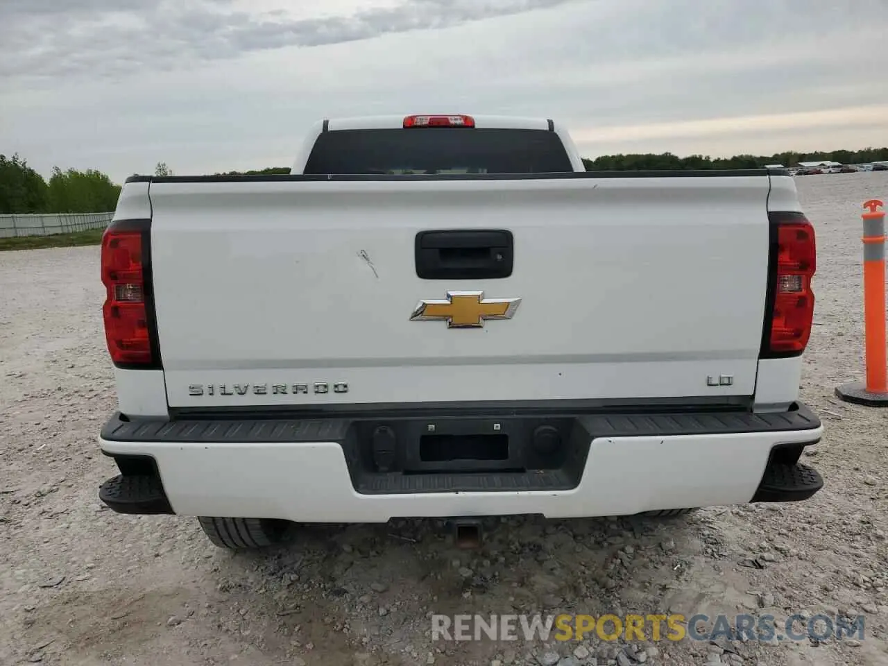 6 Photograph of a damaged car 2GCVKPEC1K1185498 CHEVROLET ALL Models 2019