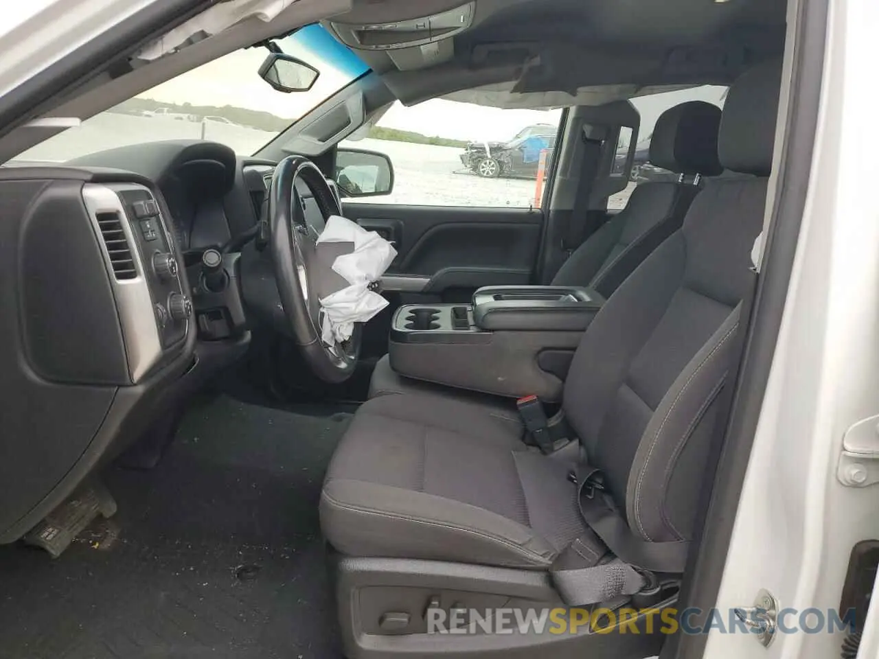 7 Photograph of a damaged car 2GCVKPEC1K1185498 CHEVROLET ALL Models 2019