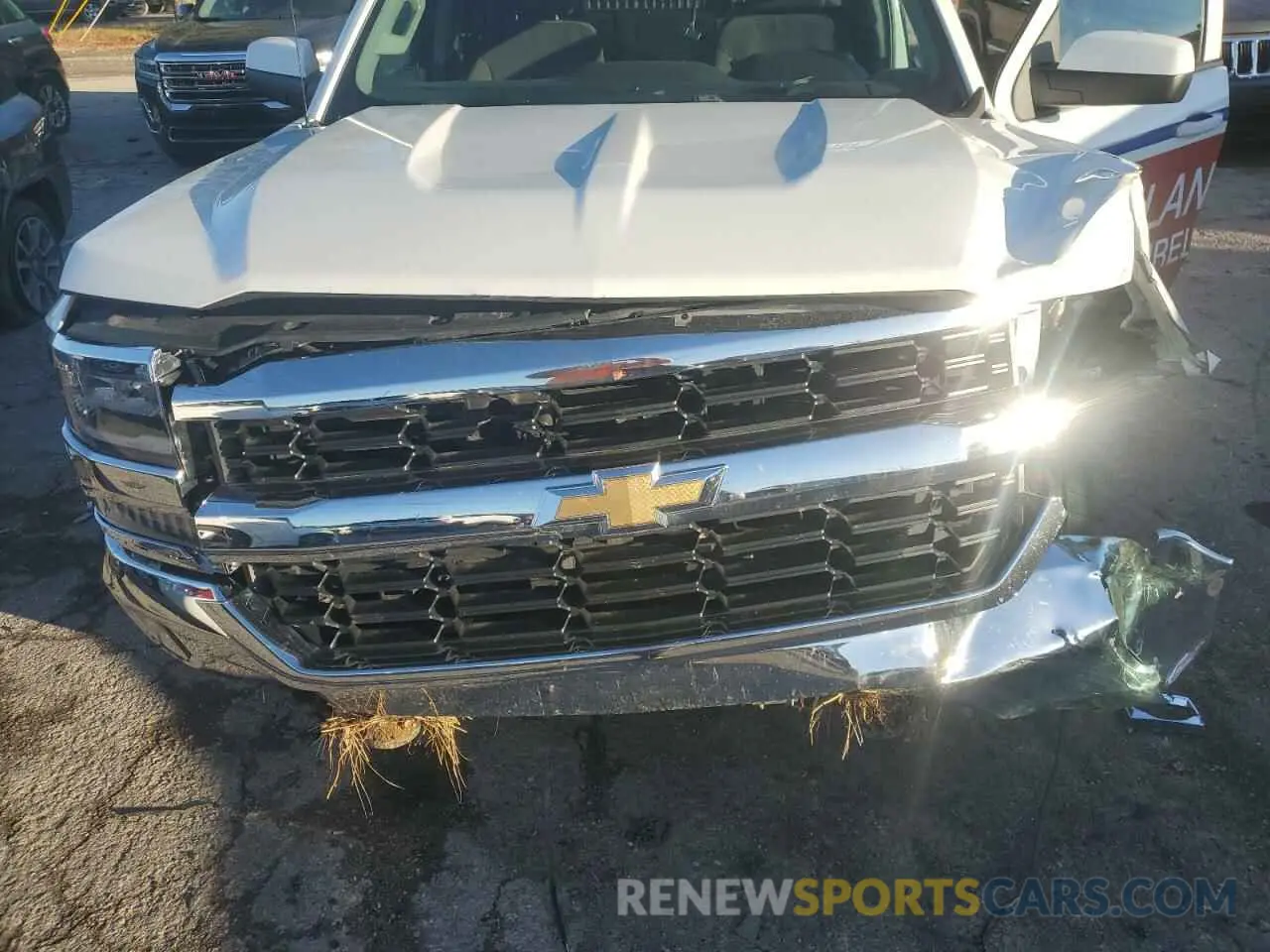 11 Photograph of a damaged car 2GCVKPEC4K1127224 CHEVROLET ALL Models 2019