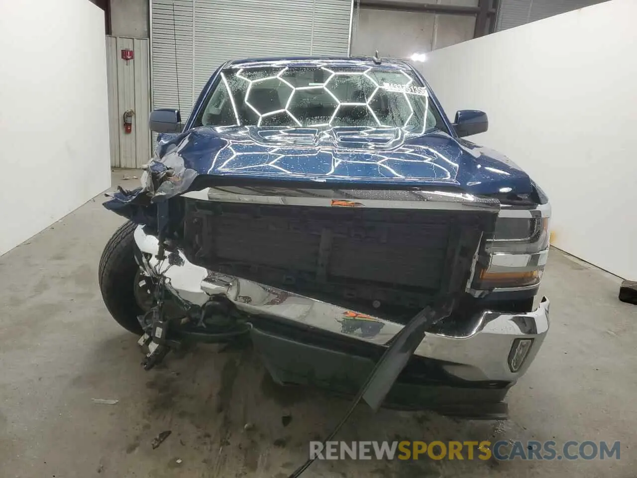 10 Photograph of a damaged car 2GCVKPEC5K1230717 CHEVROLET ALL Models 2019