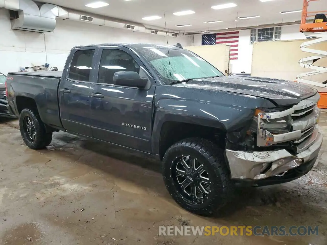 4 Photograph of a damaged car 2GCVKPEC6K1123627 CHEVROLET All Models 2019