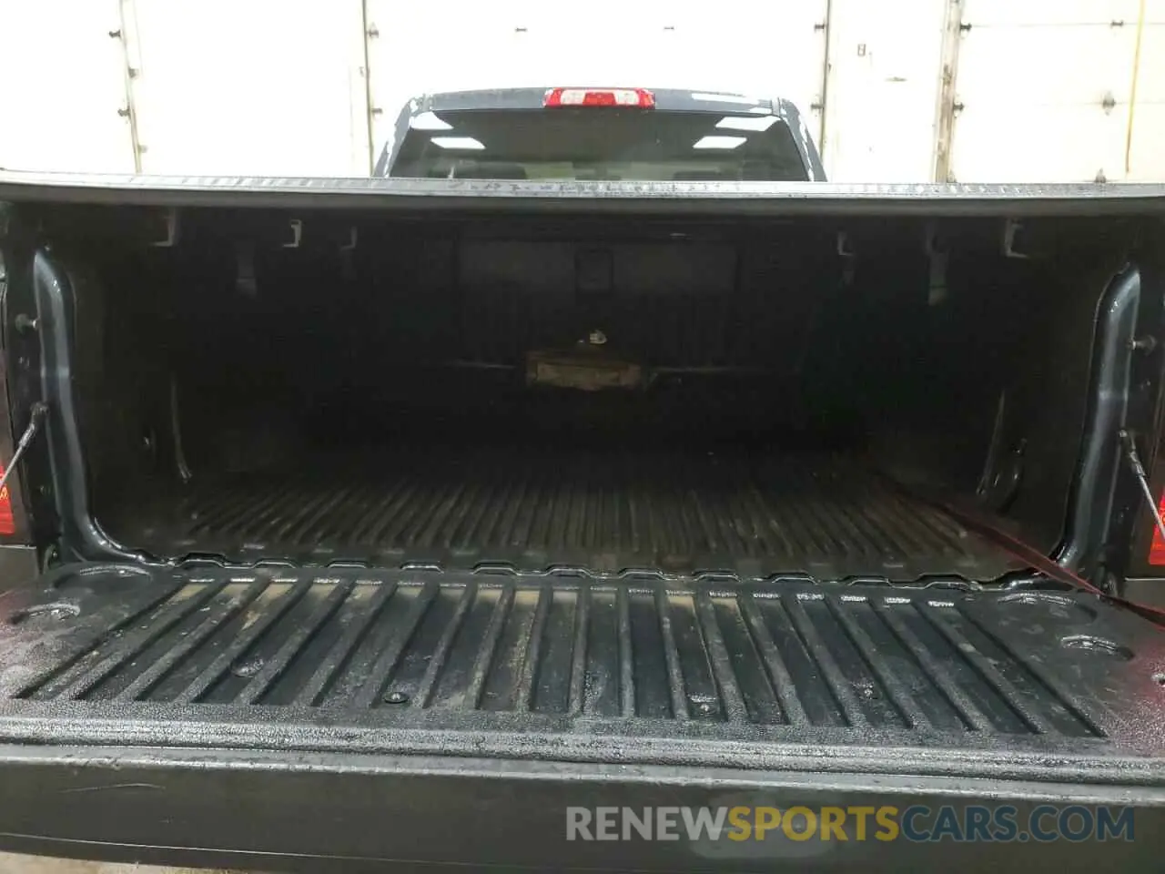 6 Photograph of a damaged car 2GCVKPEC6K1123627 CHEVROLET All Models 2019