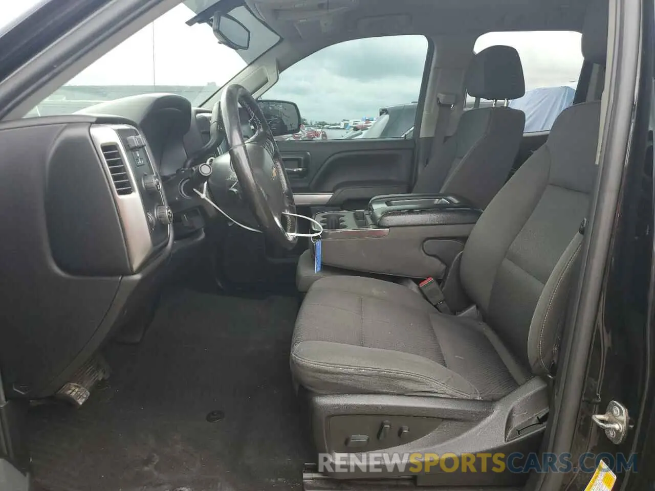 7 Photograph of a damaged car 2GCVKPEC6K1172049 CHEVROLET ALL Models 2019