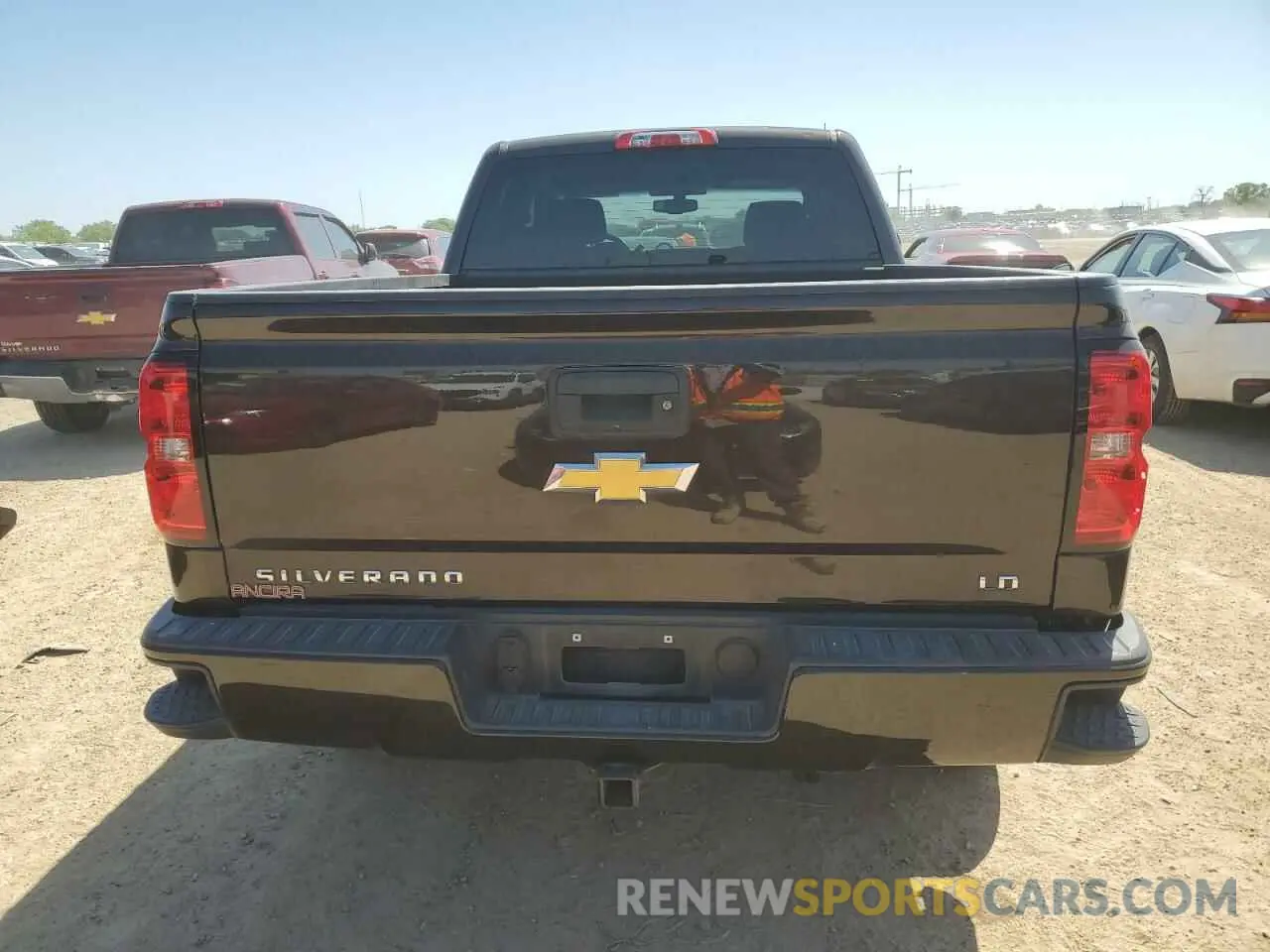 6 Photograph of a damaged car 2GCVKPEC7K1173534 CHEVROLET ALL Models 2019