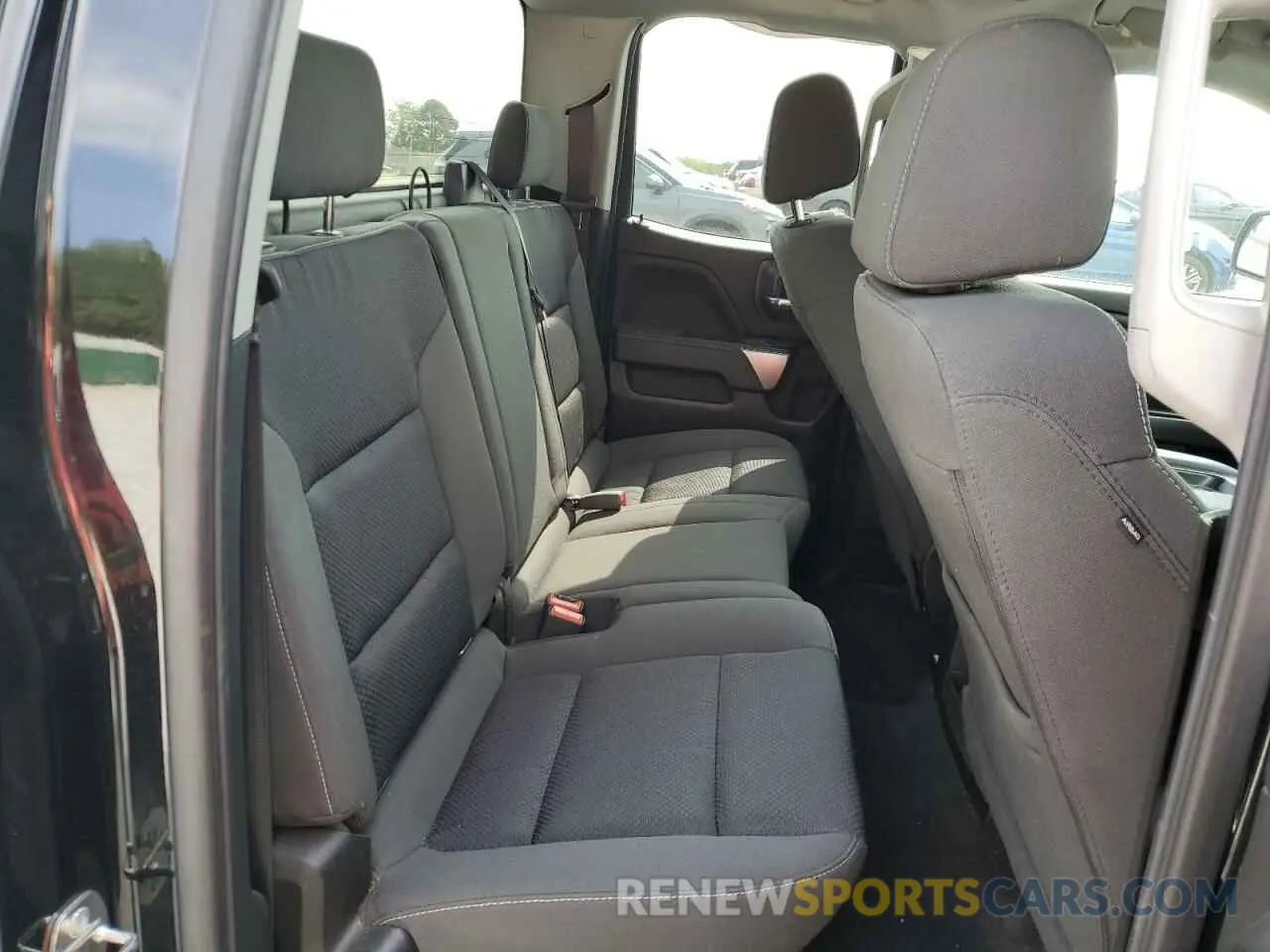10 Photograph of a damaged car 2GCVKPEC7K1245140 CHEVROLET ALL Models 2019