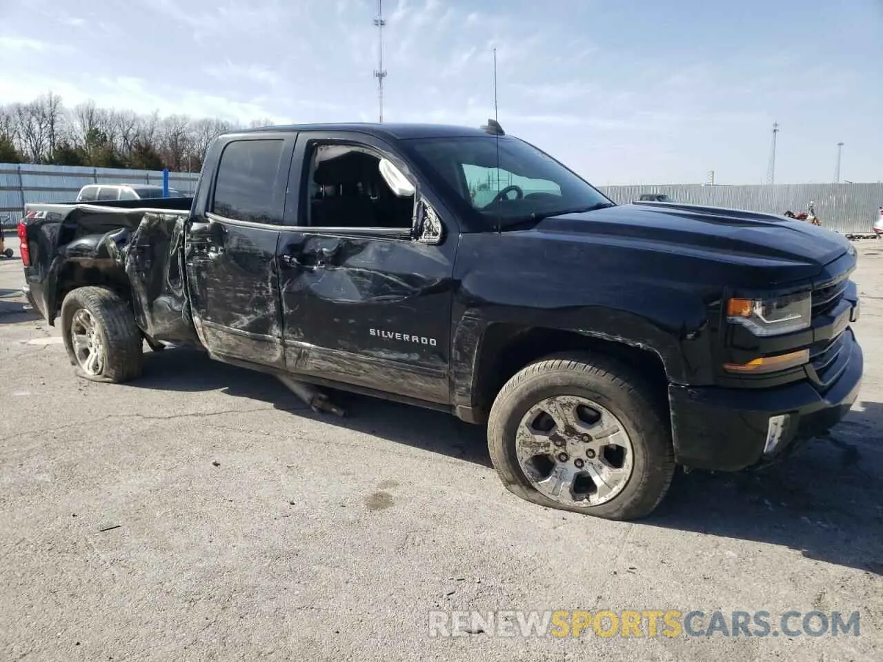 4 Photograph of a damaged car 2GCVKPEC8K1106358 CHEVROLET ALL Models 2019