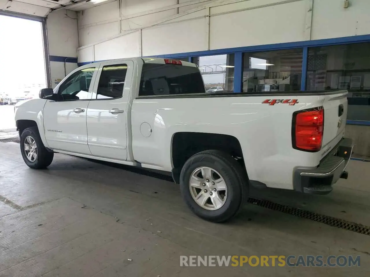 2 Photograph of a damaged car 2GCVKPEC8K1128392 CHEVROLET ALL Models 2019