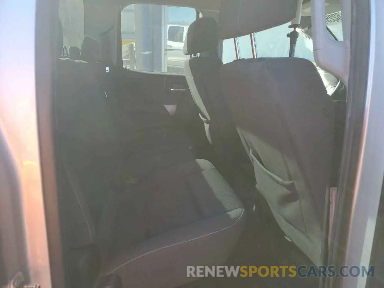 11 Photograph of a damaged car 2GCVKPEC8K1143281 CHEVROLET ALL Models 2019