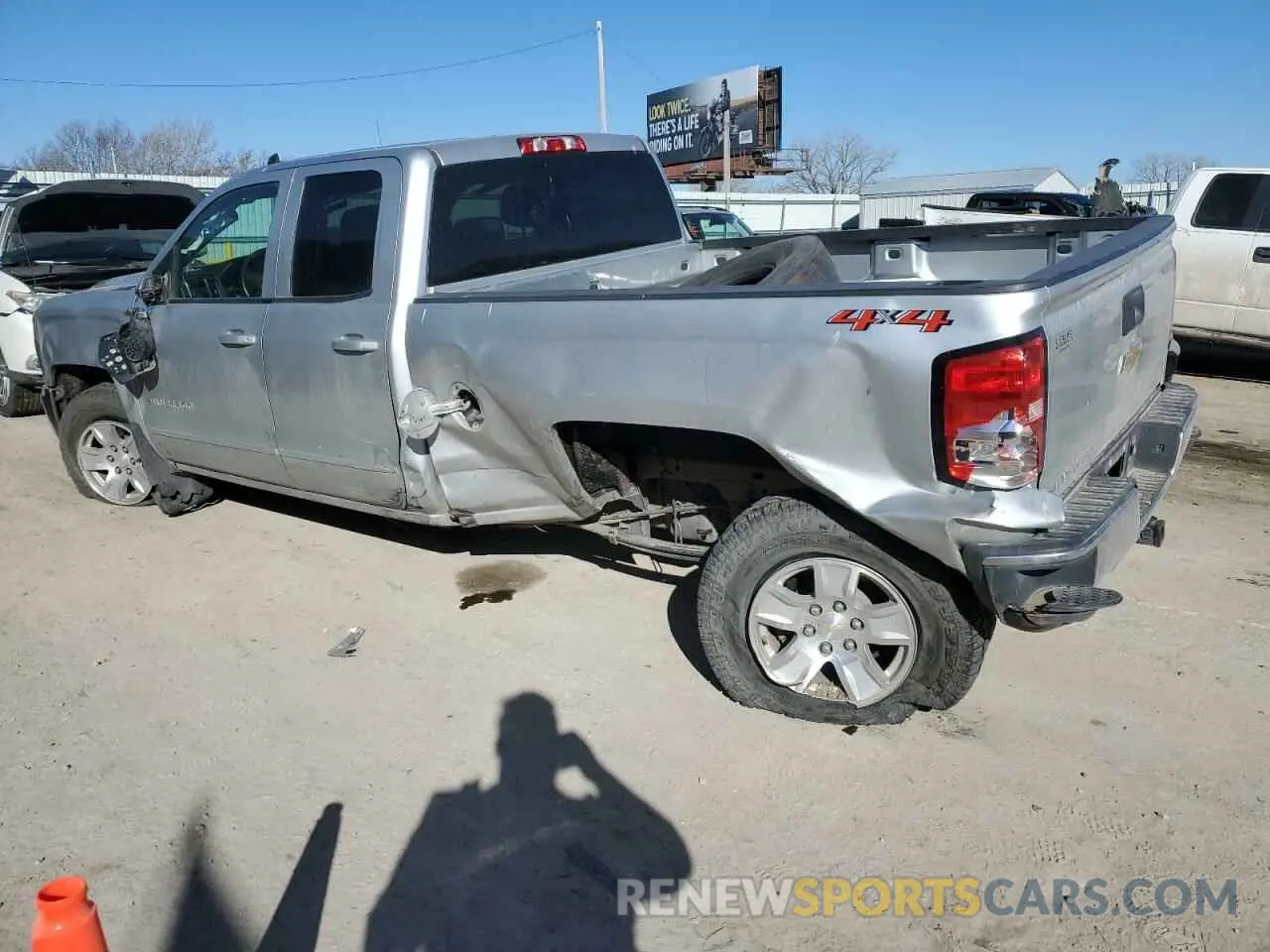 2 Photograph of a damaged car 2GCVKPEC8K1143281 CHEVROLET ALL Models 2019